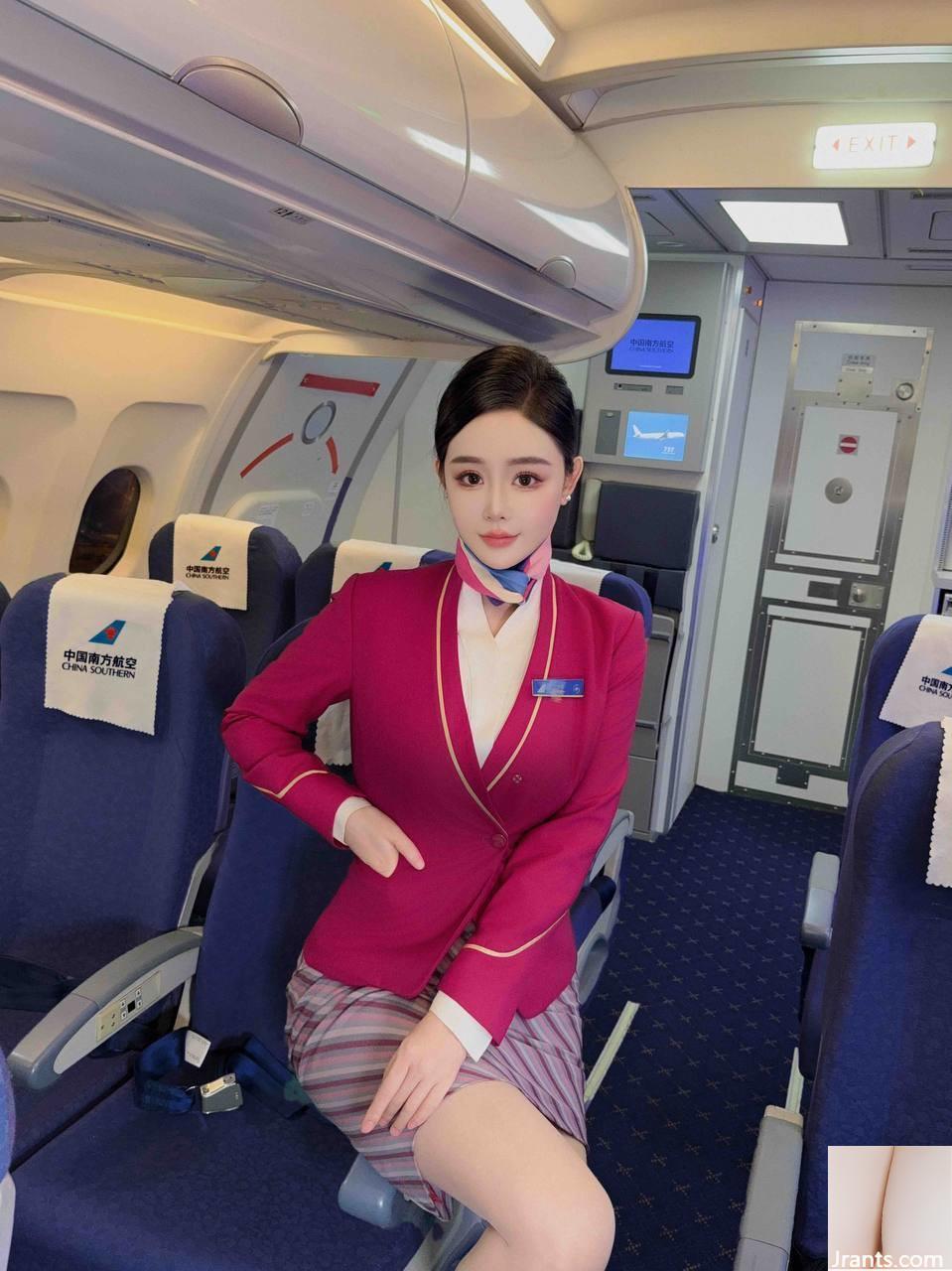 Tiếp viên hàng không mặc đồng phục - Ảnh 17