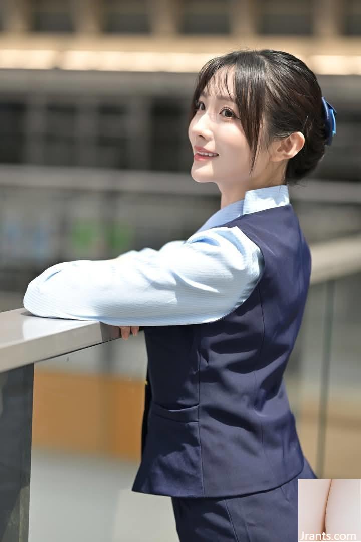 Tiếp viên hàng không mặc đồng phục - Ảnh 6