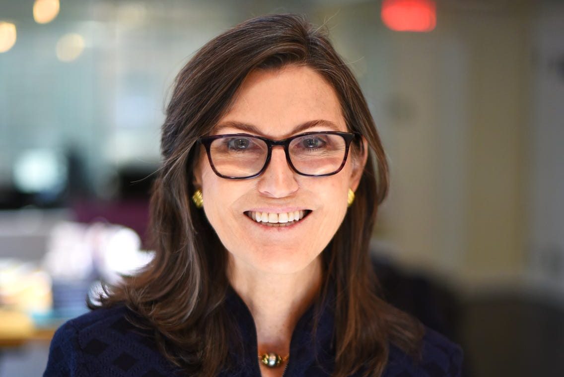 Ark Invest tăng mua cổ phiếu crypto giữa nhịp điều chỉnh