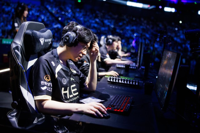 Xuất hiện nghi vấn Zeus có biến chuyển mạnh, HLE thực sự có thể "gặp nguy"- Ảnh 3.