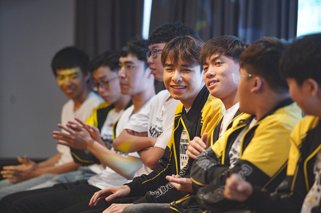 Góc nhìn từ câu chuyện Lowkey Esports: Cuộc chơi hao tiền tốn của mang tên Thể Thao Điện Tử Chuyên Nghiệp - Ảnh 2. Góc nhìn từ câu chuyện Lowkey Esports: Cuộc chơi hao tiền tốn của mang tên Thể Thao Điện Tử Chuyên Nghiệp - Ảnh 2.