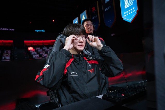 Điều này còn cho thấy T1 đang có những chiến thuật khá tù túng