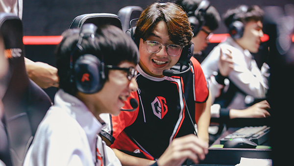 Góc nhìn từ câu chuyện Lowkey Esports: Cuộc chơi hao tiền tốn của mang tên Thể Thao Điện Tử Chuyên Nghiệp - Ảnh 8. Góc nhìn từ câu chuyện Lowkey Esports: Cuộc chơi hao tiền tốn của mang tên Thể Thao Điện Tử Chuyên Nghiệp - Ảnh 8.