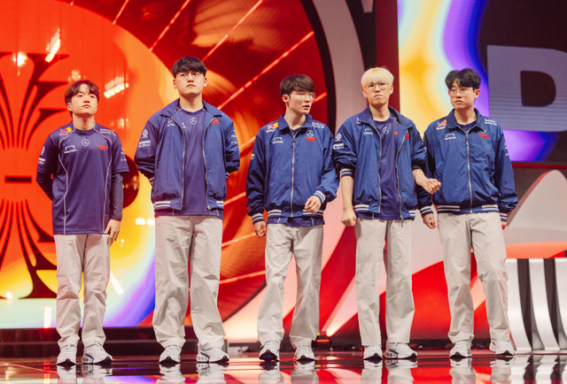 Lên tiếng “đụng chạm Faker”, tuyển thủ FlyQuest liền bị T1 biến thành “gã hề” cùng kỷ lục đáng buồn - Ảnh 1.