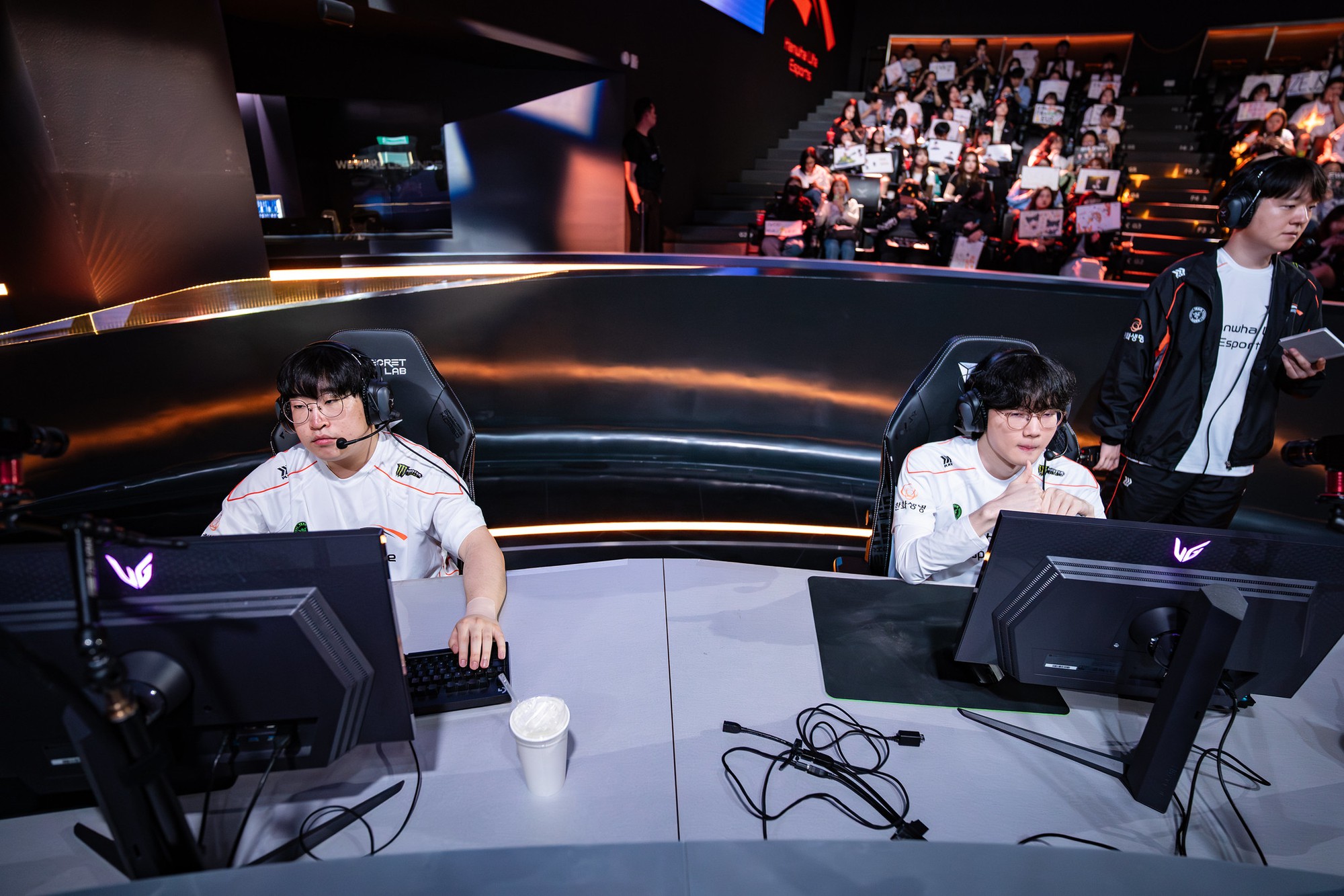 Siêu sao HLE "báo hại" cả đội lại còn "giúp" T1- Ảnh 3.