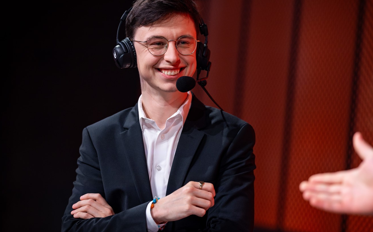 Nữ BLV xinh đẹp của LPL than thở về thu nhập bèo bọt, làm quần quật bao năm cũng không đủ mua nhà- Ảnh 5.