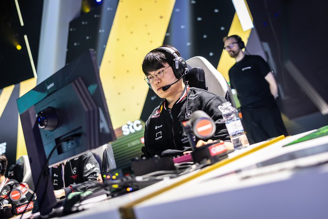 Chiến thắng chóng vánh nhưng T1 vẫn trở thành "nguồn content" vì bug "khó đỡ"- Ảnh 1.