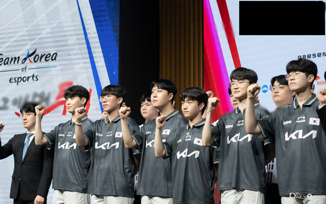 HLV KkOma từng làm việc với nhiều siêu sao T1 hiện tại khi tham dự ASIAD