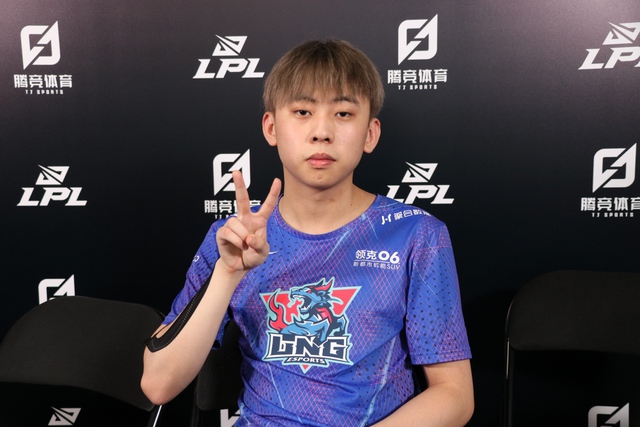 Nhiều khán giả LPL lẫn cộng đồng LMHT cũng bức xúc với Ale