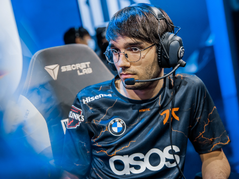 Top 5 tuyển thủ bị hạ gục nhiều nhất qua các kỳ Chung kết thế giới - Ảnh 4.