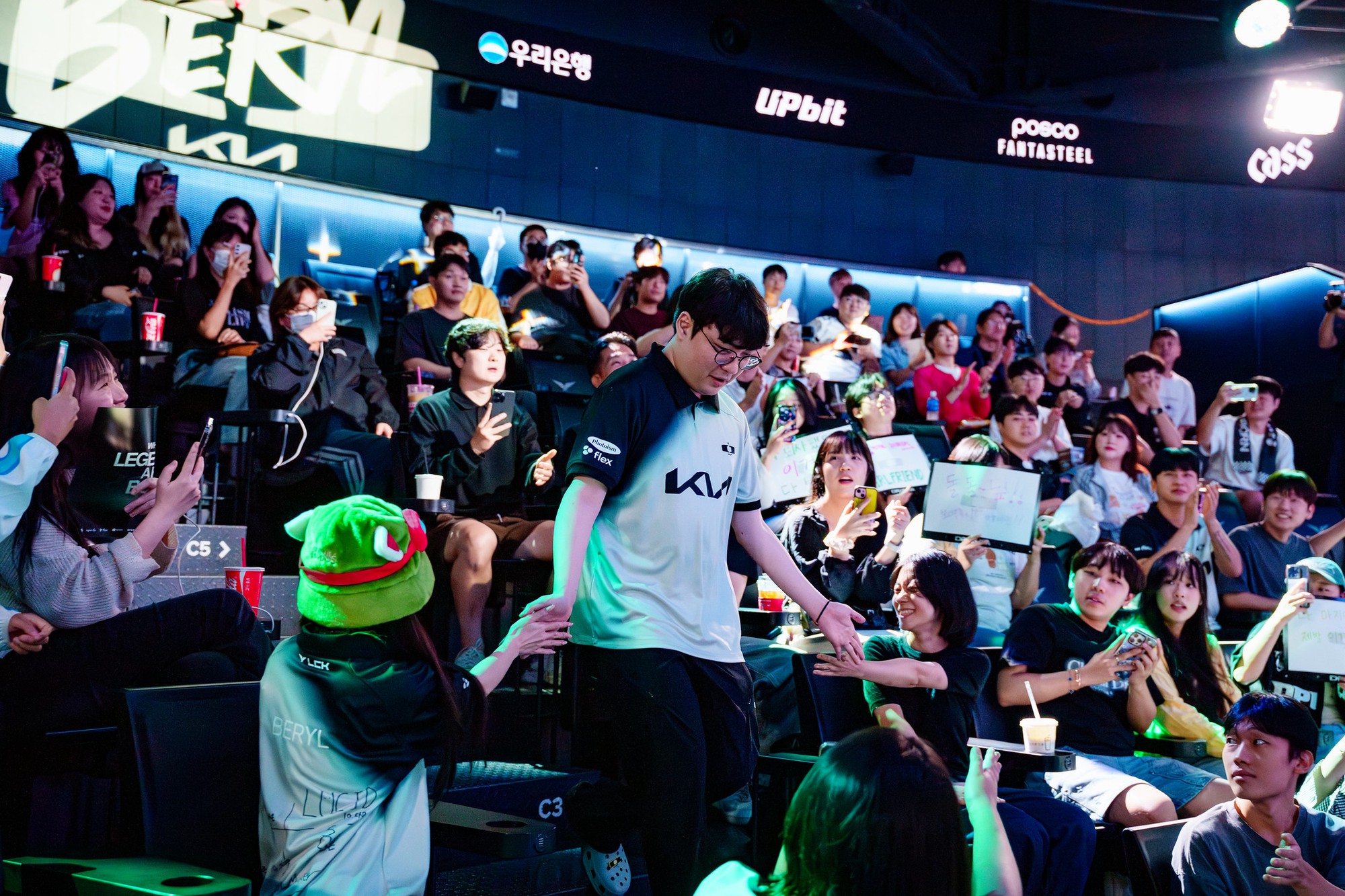 Một cựu vương CKTG có thể phải giải nghệ sớm đầy đáng tiếc- Ảnh 1.