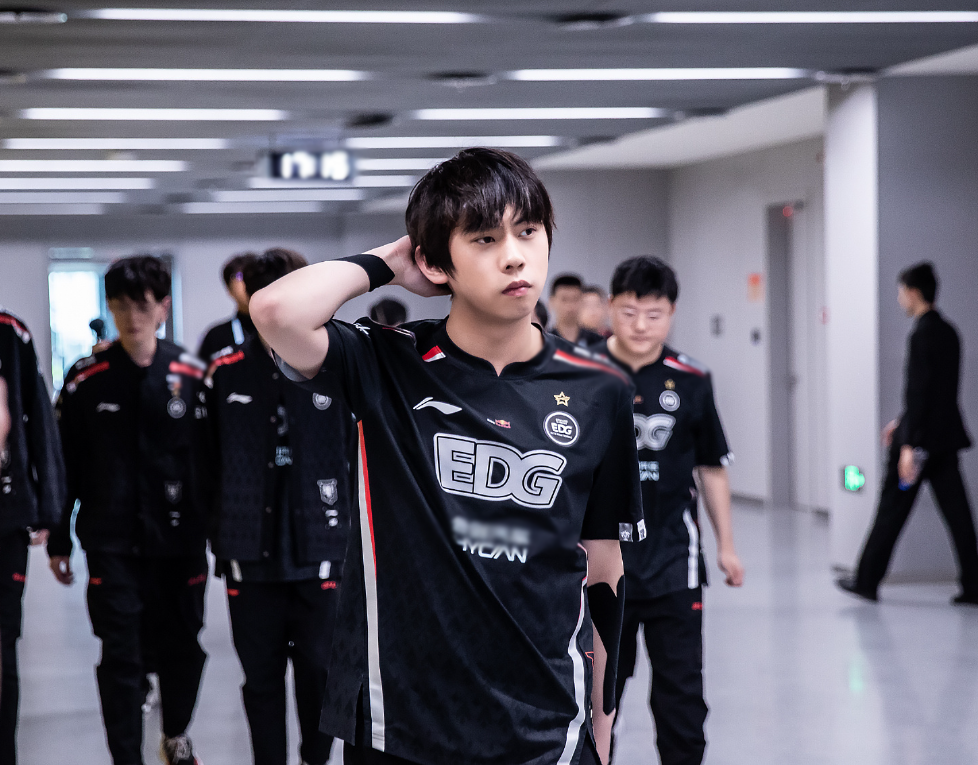 EDG sẽ cải tổ cực mạnh đội hình, bắt đầu bằng loạt "bom tấn" chuyển nhượng - Ảnh 2.