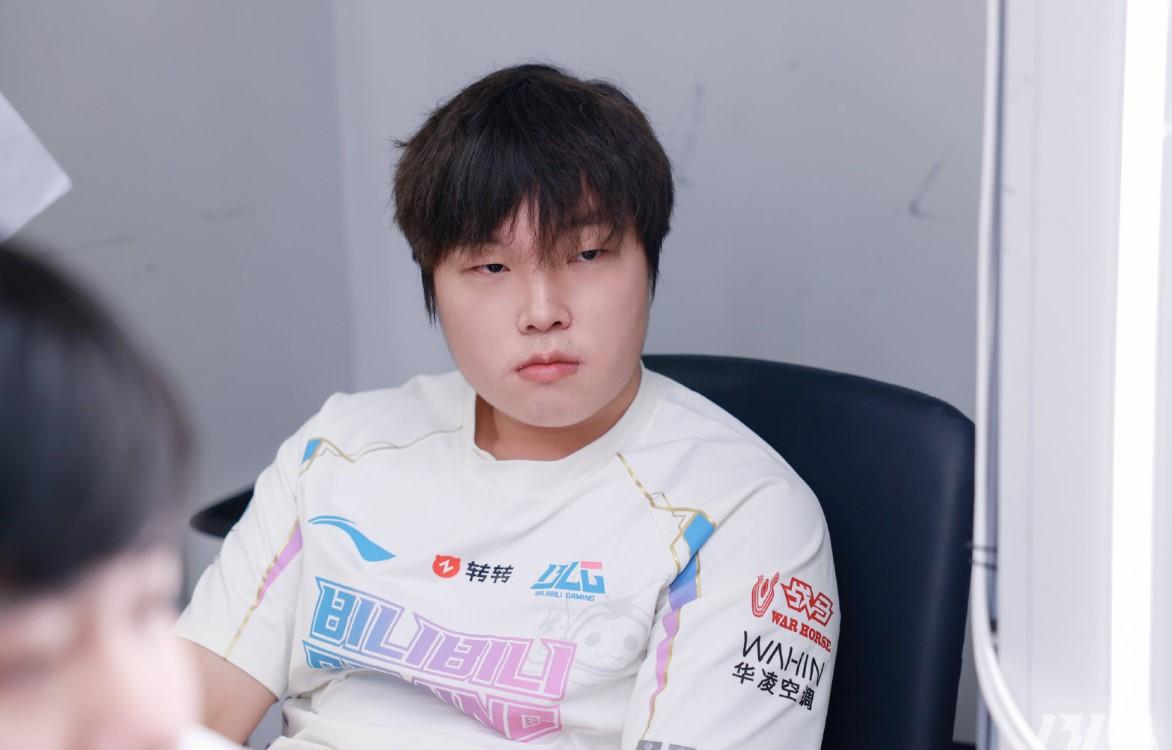 Bin gặp tình huống "méo mặt" trước thềm CKTG 2025- Ảnh 3. Bin gặp tình huống "méo mặt" trước thềm CKTG 2025- Ảnh 3.