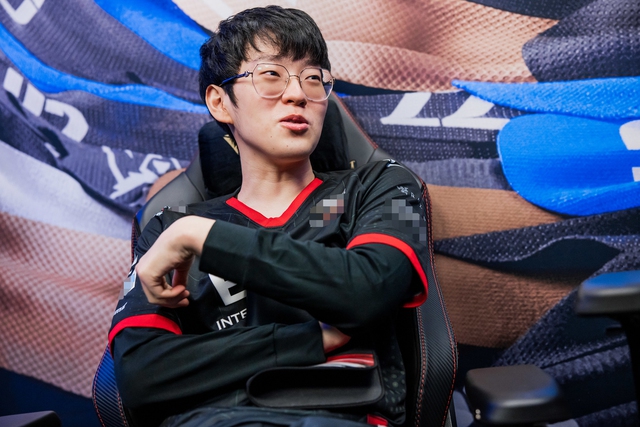 Chủ tịch EDG tiết lộ Scout đã "đi đêm" để có lợi thế khi thương lượng hợp đồng với EDG - nguồn: LoL Esports Chủ tịch EDG tiết lộ Scout đã "đi đêm" để có lợi thế khi thương lượng hợp đồng với EDG - nguồn: LoL Esports