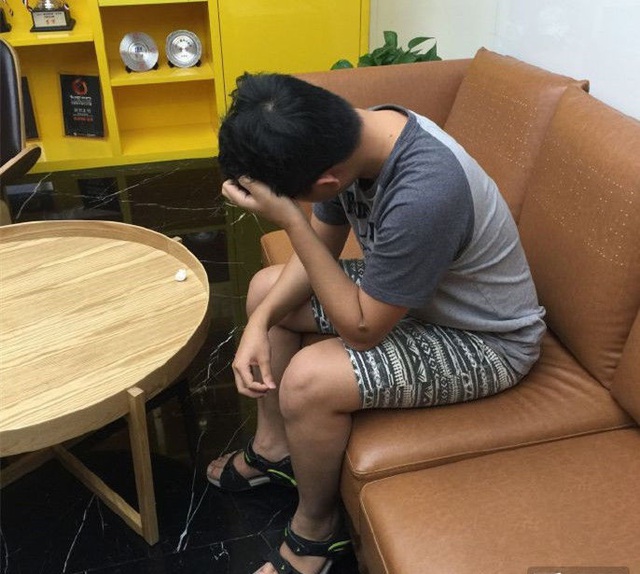 Những cú phốt từ trên trời rơi xuống của sao LMHT: Vạ miệng đã là gì? Cười, dụi mắt, chọn tướng cũng... dính đòn - Ảnh 1.