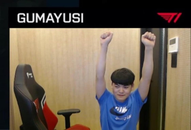 Chứng kiến Faker reo rắc kinh hoàng cho rank Hàn bằng Nunu full AP, fan chỉ biết thở dài: Kiểu này thì ăn Nerf mất thôi... - Ảnh 8. Chứng kiến Faker reo rắc kinh hoàng cho rank Hàn bằng Nunu full AP, fan chỉ biết thở dài: Kiểu này thì ăn Nerf mất thôi... - Ảnh 8.