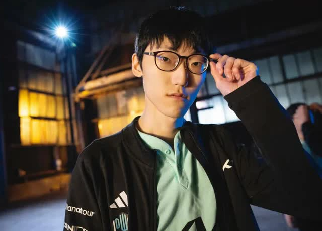 Rookie tiết lộ nhiều tuyển thủ phải đánh đổi sức khỏe để có được thành công - Ảnh 3.