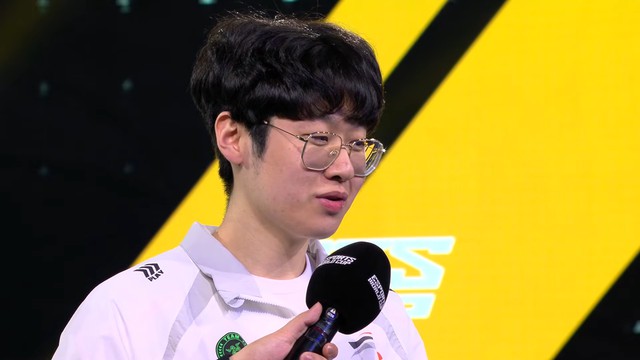 Nhẹ nhàng vượt qua vòng bảng EWC 2025, Zeus có những chia sẻ hướng về T1- Ảnh 2.