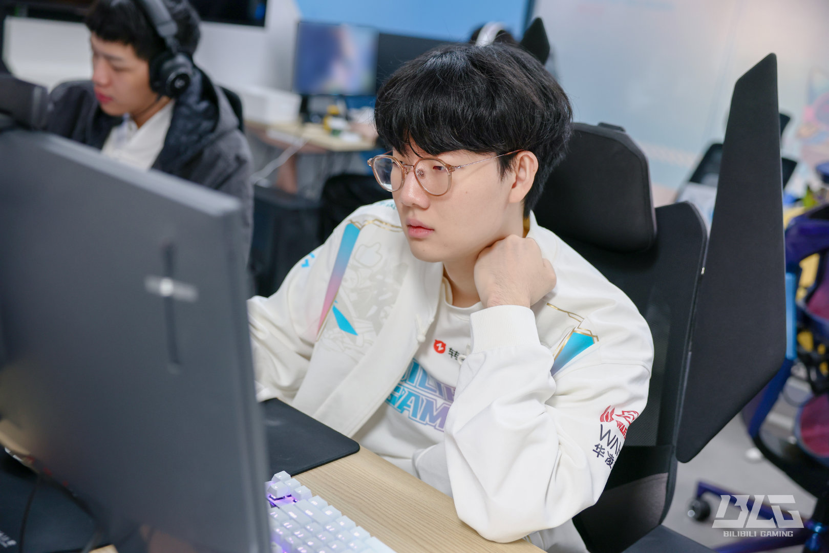 Cựu HLV RNG bất ngờ phát biểu tiêu cực về Viper sau loạt trận ra mắt LPL- Ảnh 1. Cựu HLV RNG bất ngờ phát biểu tiêu cực về Viper sau loạt trận ra mắt LPL- Ảnh 1.