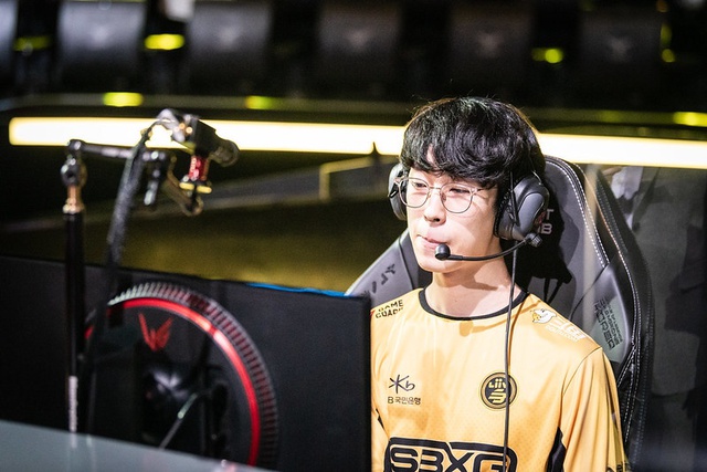 Thua thảm trước DRX, tuyển thủ LCK còn bị đàn anh lên lớp cực gắt vì không biết lên đồ cho Gnar - Ảnh 4.