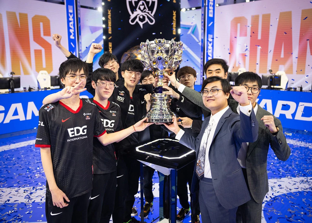 Doinb thẳng thắn: Con số 20 triệu USD cho Faker ở LPL là vô lý, tiết lộ lý do các tuyển thủ trẻ muốn gia nhập T1 - Ảnh 4. Doinb thẳng thắn: Con số 20 triệu USD cho Faker ở LPL là vô lý, tiết lộ lý do các tuyển thủ trẻ muốn gia nhập T1 - Ảnh 4.