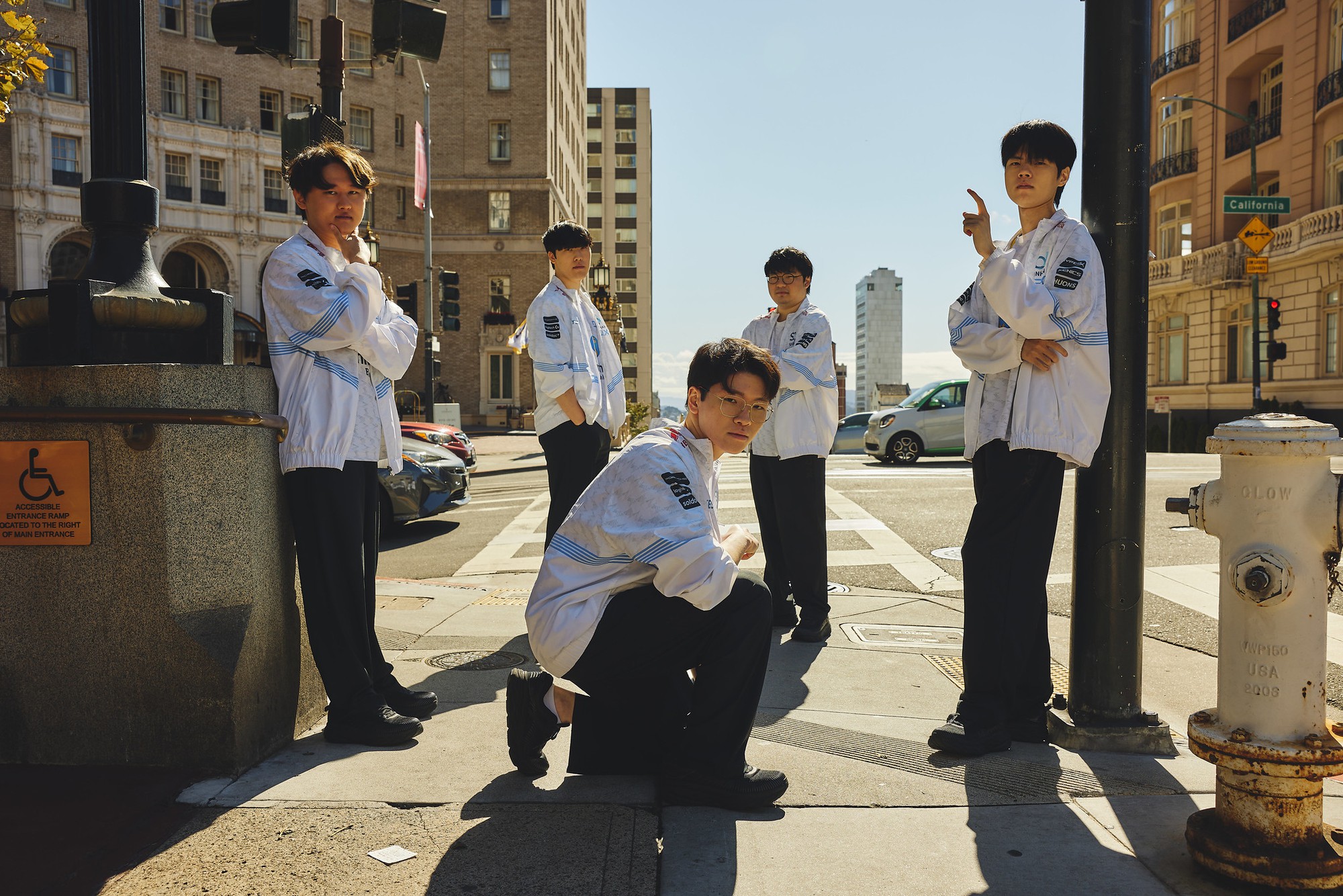 Nhưng thị trường chuyển nhượng LCK lại đang diễn ra sôi động hơn hẳn