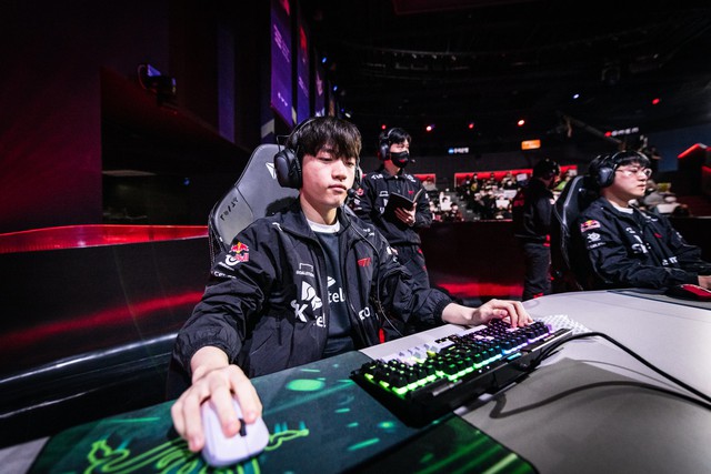 Keria hiện đang được xem là Hỗ Trợ hay nhất làng LMHT hiện nay - nguồn: Lol Esports Keria hiện đang được xem là Hỗ Trợ hay nhất làng LMHT hiện nay - nguồn: Lol Esports