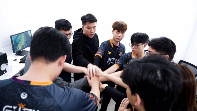 VKE cần chiến thắng để xác định vị thế trong cuộc đua VCS Mùa Xuân 2024