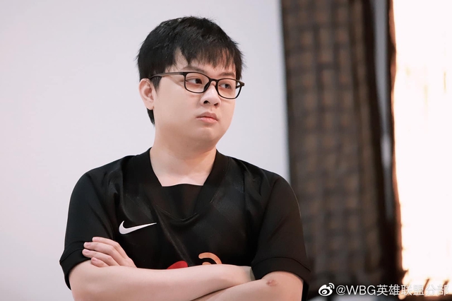 EGO cuồng SofM thứ hai không ai dám nhận số 1: Thẳng thừng tuyên bố không đánh giải vì không mang đồ giống thần tượng - Ảnh 1. EGO cuồng SofM thứ hai không ai dám nhận số 1: Thẳng thừng tuyên bố không đánh giải vì không mang đồ giống thần tượng - Ảnh 1.