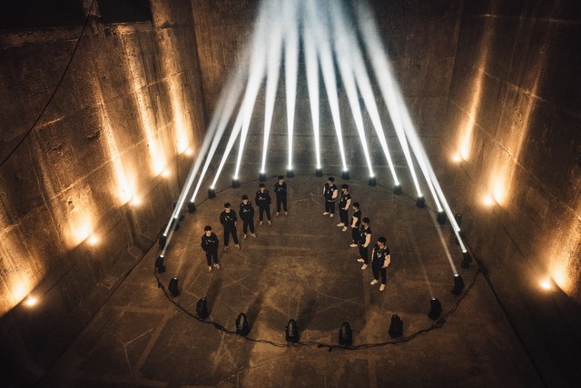 Nhiều khán giả và chuyên gia đã tin một chiến thắng dễ cho T1 - nguồn: LoL Esports