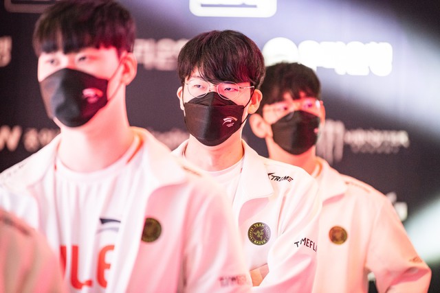 HLE và Viper đang trải qua giai đoạn khó khăn - nguồn: LoL Esports