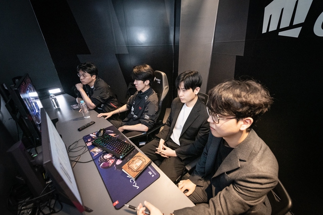 Các fan đã đưa ra nhận xét về màn thể hiện của T1 từ năm ngoái đến nay