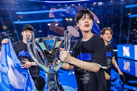 Nhưng Deft cũng thừa nhận anh có thêm nhiều anti-fan từ sau CKTG 2022 - nguồn: LoL Esports