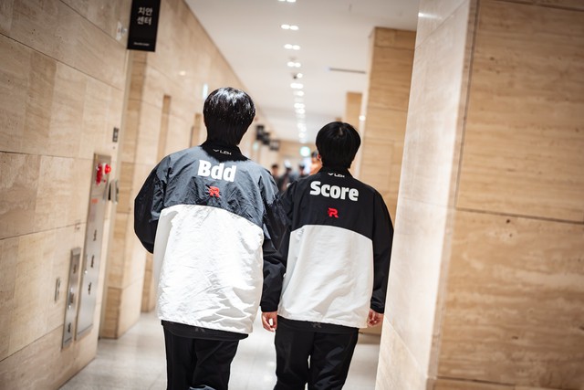 Mùa giải chưa được nửa chặng đường, một đội LCK đã "giương cờ trắng"- Ảnh 2.