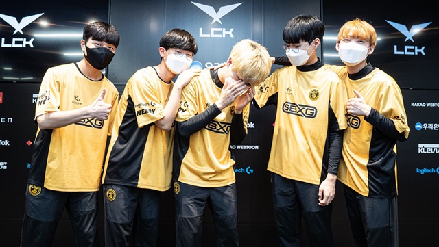 HLV trưởng T1: Các cá nhân của chúng tôi đều được đánh giá cao hơn LSB, chỉ cần ban/pick tốt là sẽ thắng - Ảnh 3.