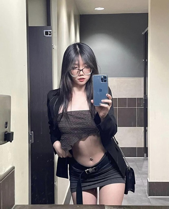 Hot girl có nhiều nét giống hệt nữ MC Remind Hot girl có nhiều nét giống hệt nữ MC Remind