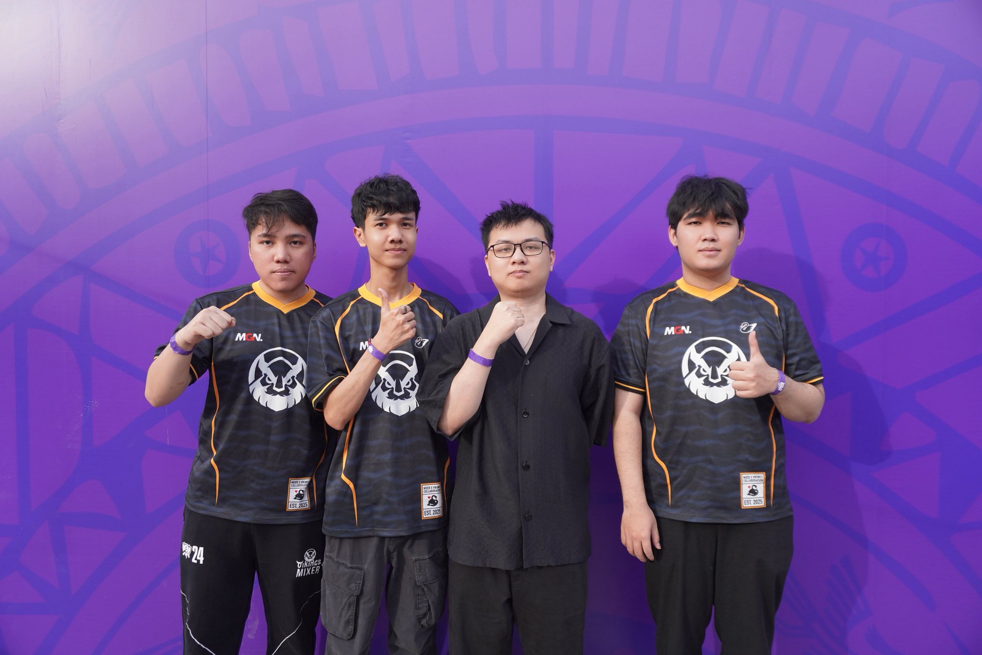 MVKE chia tay SofM nhưng tương lai vẫn là dấu hỏi lớn- Ảnh 3. MVKE chia tay SofM nhưng tương lai vẫn là dấu hỏi lớn- Ảnh 3.