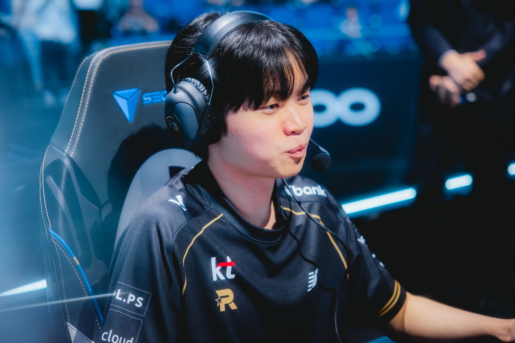 Bdd lập cột mốc quan trọng của sự nghiệp trong khi khán giả nhớ CKTG 2022- Ảnh 2. Bdd lập cột mốc quan trọng của sự nghiệp trong khi khán giả nhớ CKTG 2022- Ảnh 2.