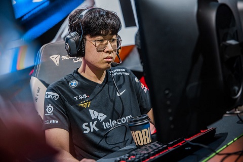 Sự thật thú vị về T1 Zeus tại CKTG 2022: Chỉ chơi Carry, 6 trận chơi 6 tướng - Ảnh 2.