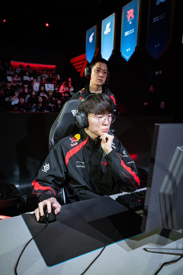 Sự "hy sinh" của Faker đổi lại chiến thắng và lợi thế tối đa cho đội Sự "hy sinh" của Faker đổi lại chiến thắng và lợi thế tối đa cho đội