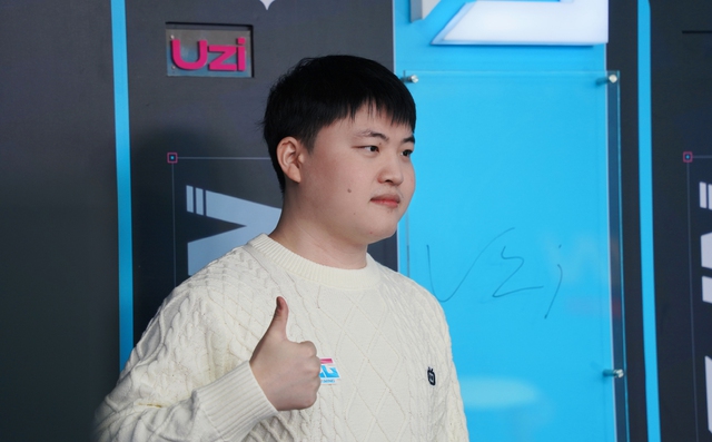 Cộng đồng xôn xao trước tin các tuyển thủ LPL không thể chơi trò khác ngoài Liên Minh khi lên sóng - Ảnh 1. Cộng đồng xôn xao trước tin các tuyển thủ LPL không thể chơi trò khác ngoài Liên Minh khi lên sóng - Ảnh 1.