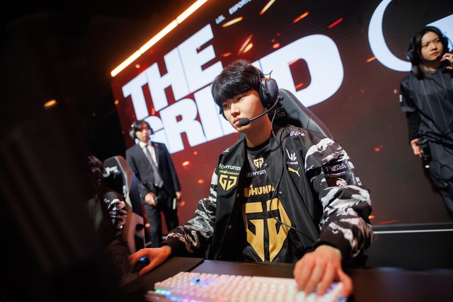 Gen.G lại tiếp tục giành chiến thắng trước T1 Gen.G lại tiếp tục giành chiến thắng trước T1