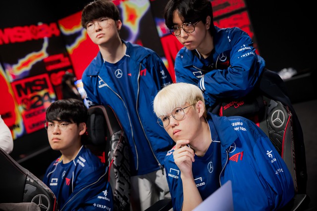 T1 chuẩn bị bước vào trận đấu khó khăn với BLG