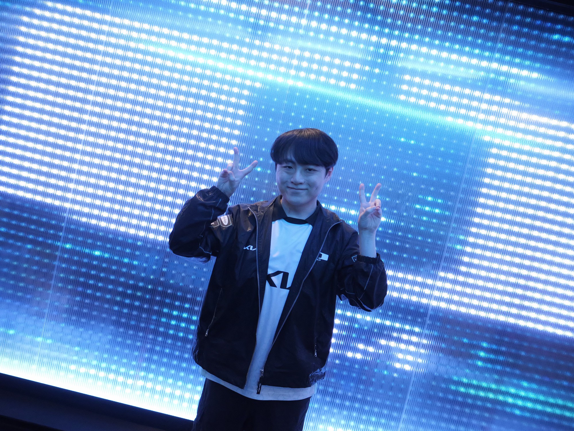 Cơ chế coach-voice bất ngờ được sử dụng với lý do "hài hước" tại LCK Cup 2026- Ảnh 1. Cơ chế coach-voice bất ngờ được sử dụng với lý do "hài hước" tại LCK Cup 2026- Ảnh 1.