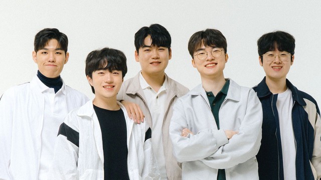 Vai trò của Faker không chỉ là đội trưởng, Đường Giữa, playmaker, thủ lĩnh tinh thần mà còn là người giúp các tuyển thủ T1 gắn kết, tự tin