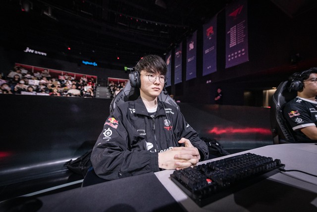 Faker có thể sẽ phải ngồi dự bị