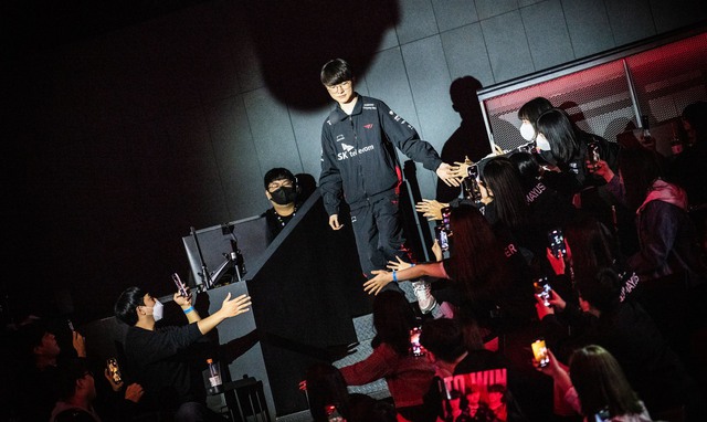 Cộng đồng lan truyền một chuyện đùa về Faker trong ngày Cá tháng Tư - nguồn: LoL Esports