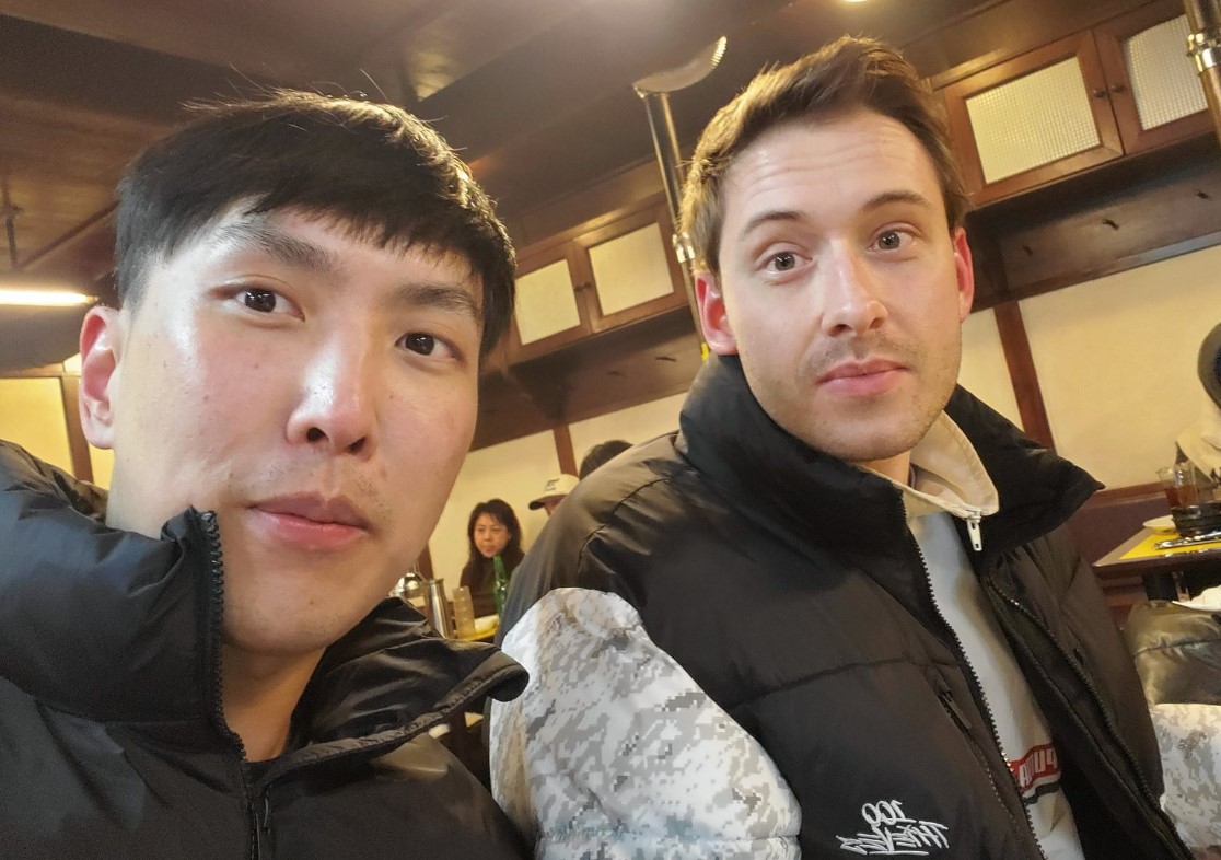 Doublelift cùng đồng đội đang tập huấn tại Hàn Quốc