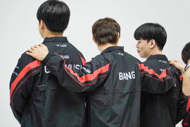 Không chỉ tuyển thủ, đến huyền thoại của SKT T1 cũng là "nạn nhân" trong drama Gumayusi- Ảnh 1.