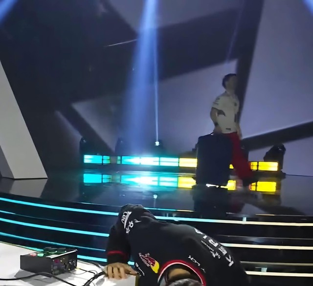 Chiến thắng chóng vánh nhưng T1 vẫn trở thành "nguồn content" vì bug "khó đỡ"- Ảnh 3.